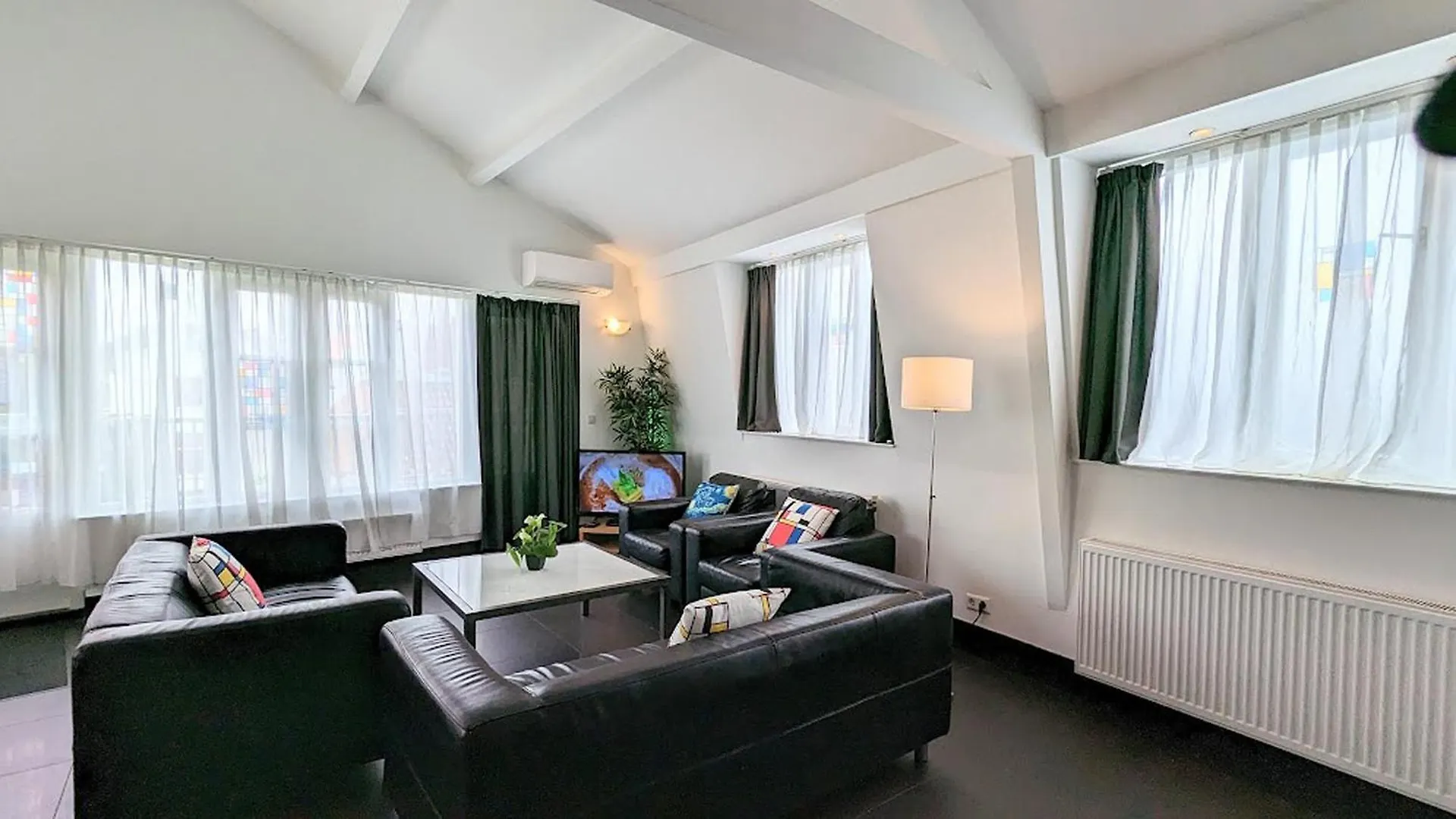 The Amsterdam Hotel Apartment In The Center מלון דירות